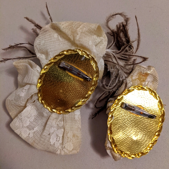 Mid-century 'LadyHead' pins - Picture 2 of 2